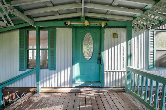 Photo - 19250 Amy Ln