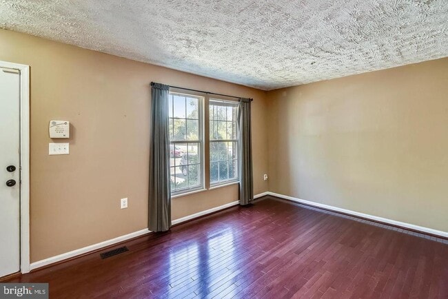 Photo - 7810 Foxcove Ct