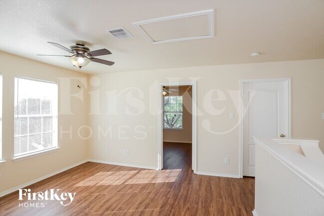 Photo - 956 Marble Point