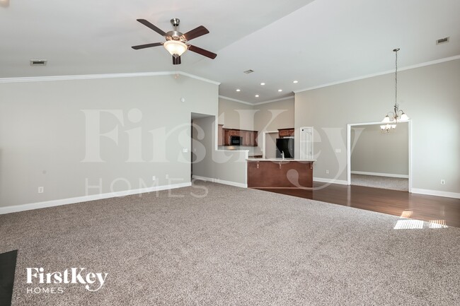 Photo - 660 Herring Rd