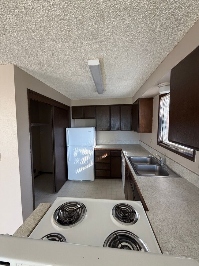 Photo - 2bdrm, 1 bath apartment in Moyina Heights. Water,sewer & garbage included