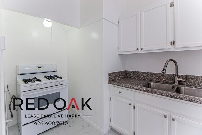 Photo - 915 Grattan St Unit 202