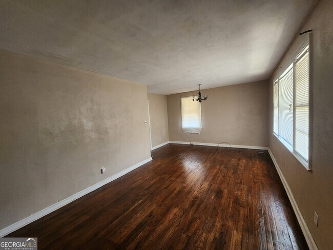 Photo - 3128 Carver St