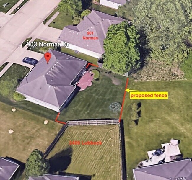 Photo - Spacious 3BR Home with Fenced Yard, 2-Car Garage & Great South Columbia Location