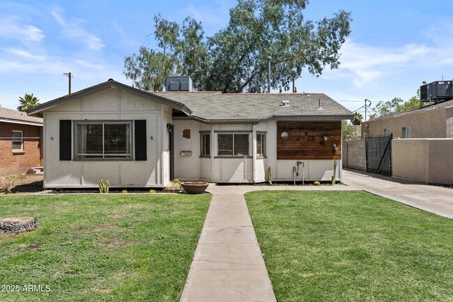 Photo - 1534 E Culver St