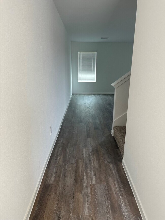 Photo - 18265 Descartes St