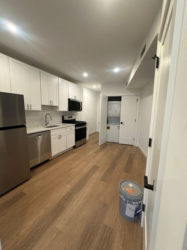 Photo - Welcome to the Oswalds Place Apartments! Unit 729 West Ave 2nd Floor