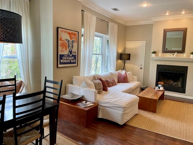 Photo - 916 W Wisconsin St Unit #3