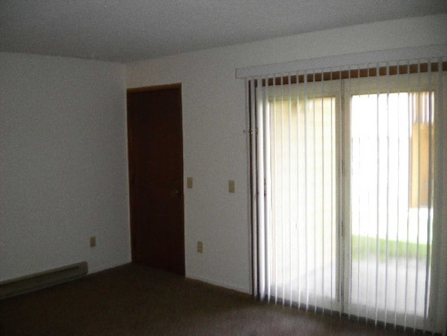 Sarah Lane Court