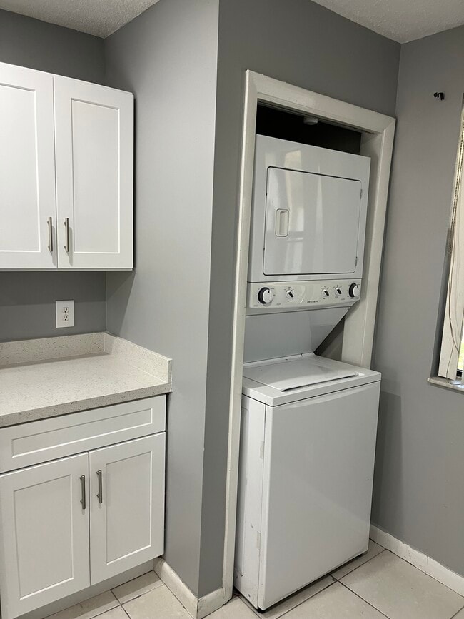 Building Photo - 11649 NW 26th St Unit 11649 Rental