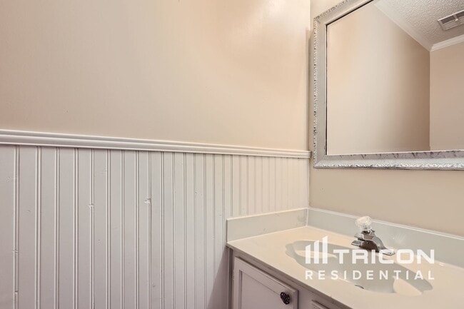 Building Photo - 1005 Faircloth Ct Rental
