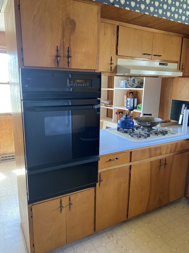 Photo - 817 W Walnut St