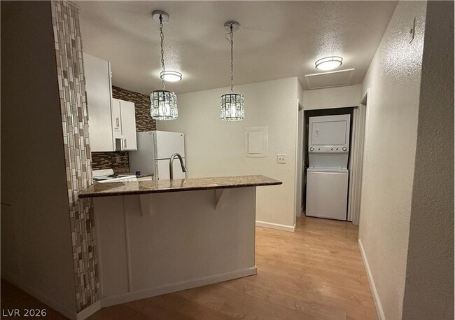 Photo - 460 Elm Dr Unit 204