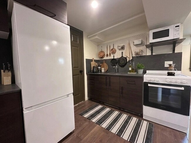 Photo - 64 Goodenough St Unit G