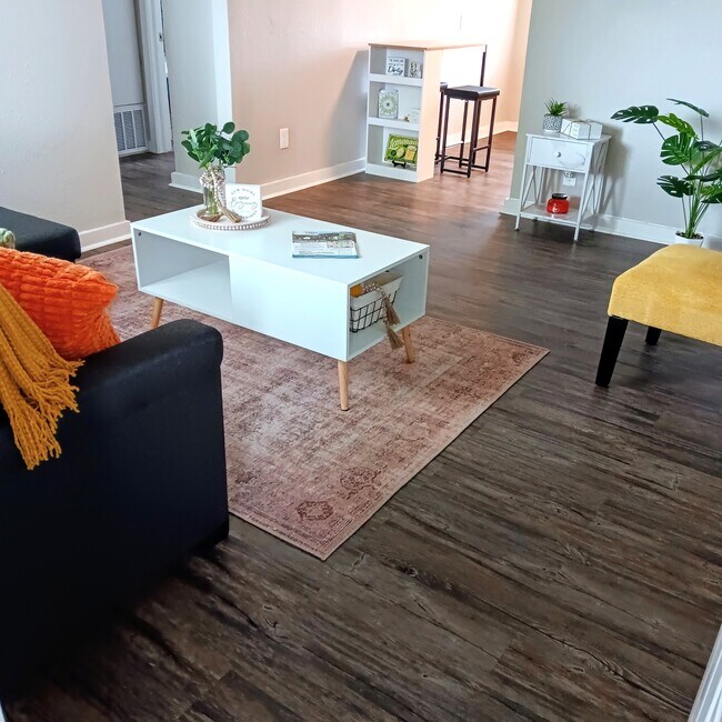 Photo - Elmwood Terrace