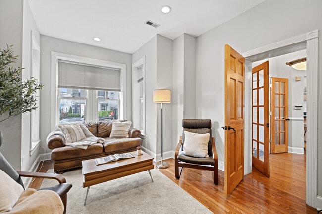 Photo - 547 Florida Ave NE