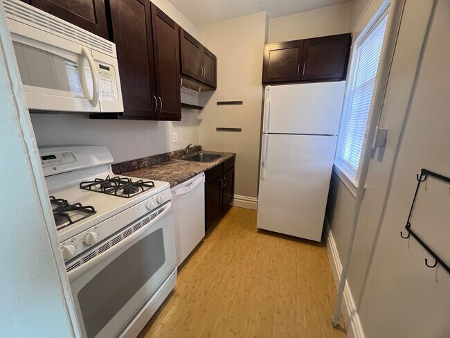 Photo - 633 Coit Ave NE Unit 633 Coit Ave NE - 4