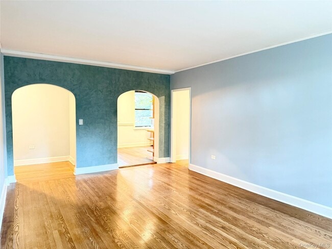 412 Larchmont Acres Unit 2C