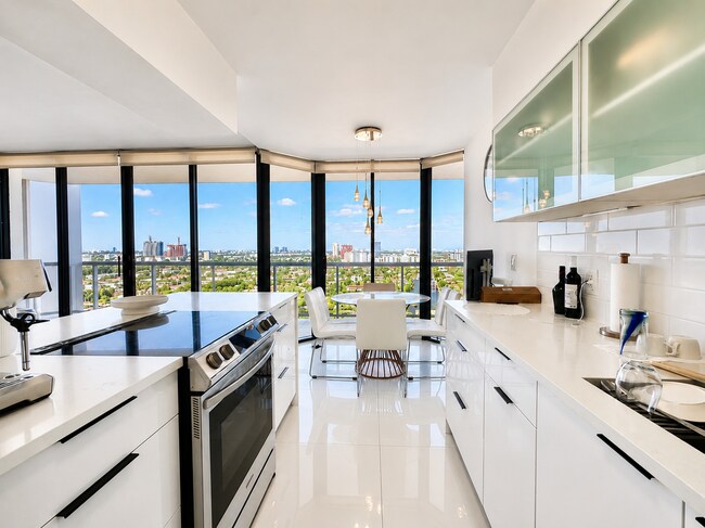 Photo - 3640 Yacht Club Dr Unidad 1903