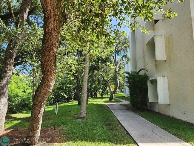 Photo - 642 NW 13th St Condo Unit 27