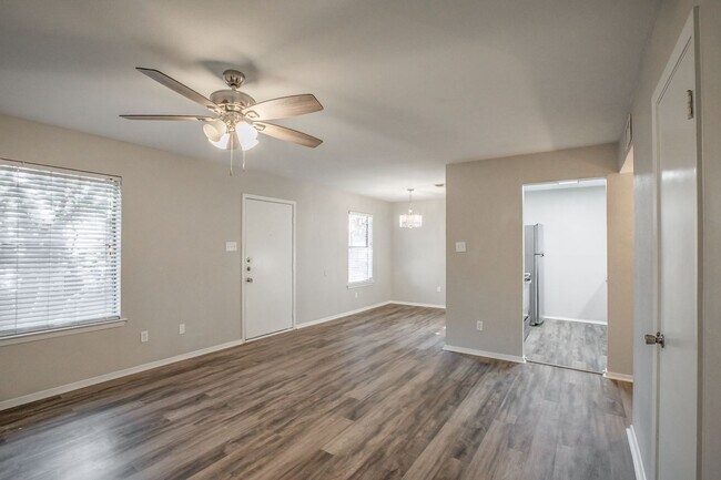 Photo - RENOVATED 2/1-Arlington Heights