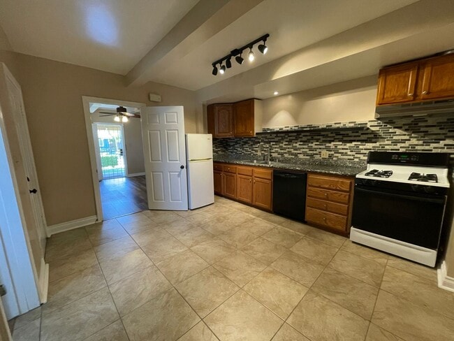 Photo - APT 190 CRAIG Unit 190