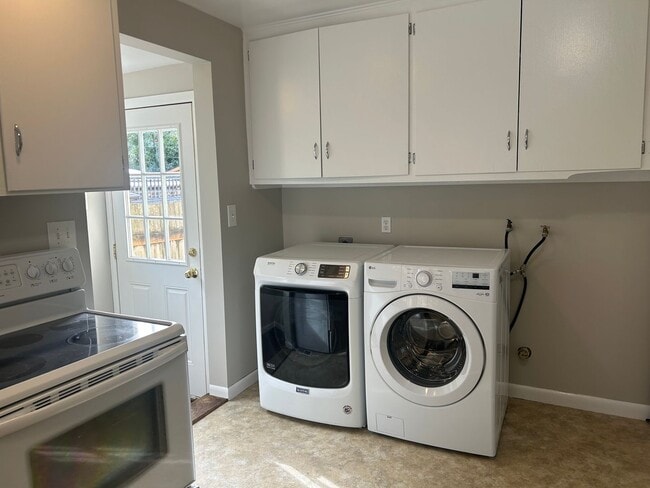 Photo - Charming 2 bedroom/1 bath Walking distance...