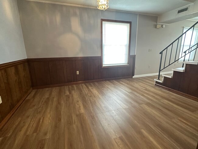 Dining Rm - 103 Skyview Dr Unit Apt 10