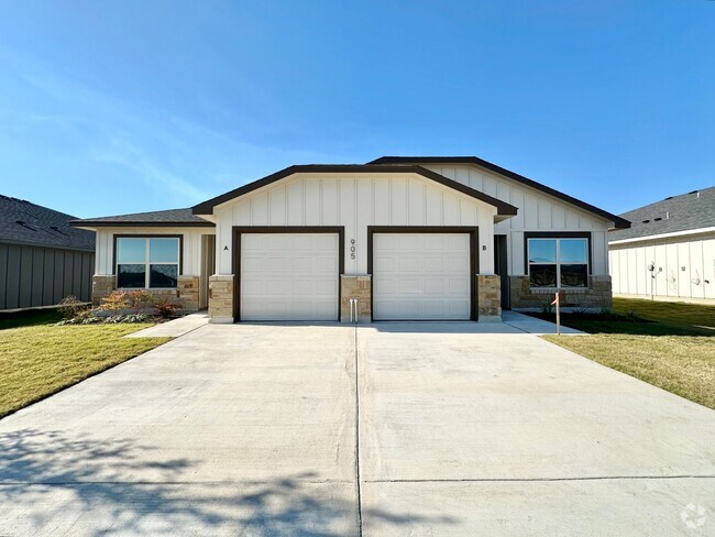 Building Photo - 905 Cherry Laurel Ln Unit 905 A Cherry Laurel Rental