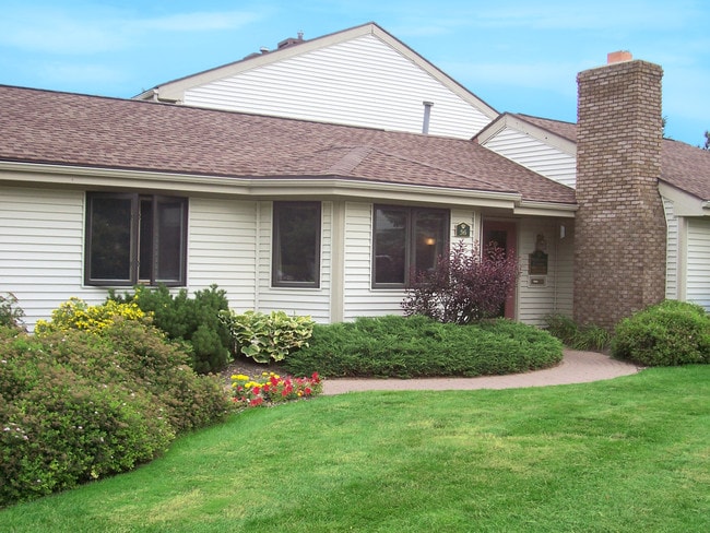 Building Photo - Hidden Creek Rental