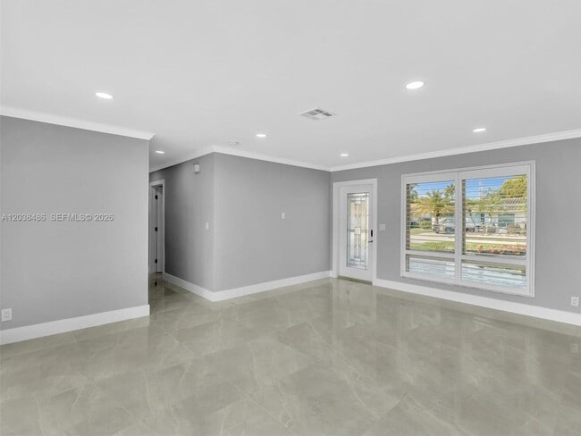 Photo - 2144 NE 64th St