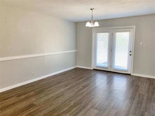 Photo - 909 Memorial Dr House