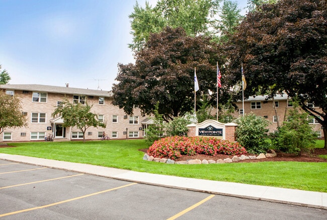 Viewpointe Apartment Homes