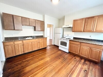 Building Photo - 7 Hesston Ter Unit #2