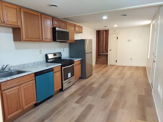 Photo - 264 W Market St