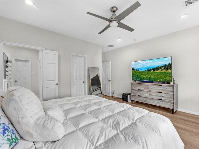 Photo - 8407 James Franklin St