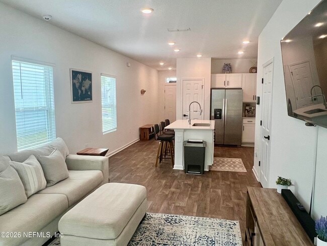 Photo - 656 Celtic dr