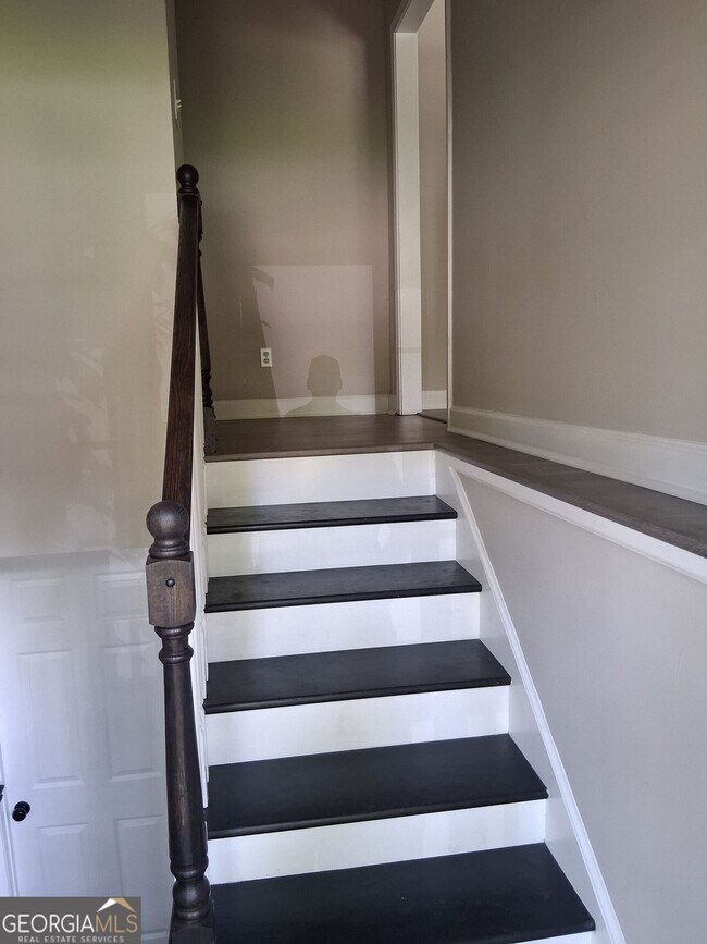 Photo - 8229 Queens Dr
