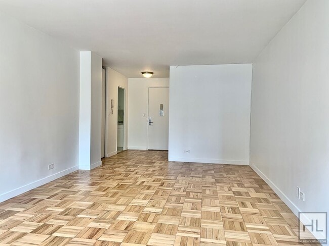 Building Photo - EAST 49 STREET Rental
