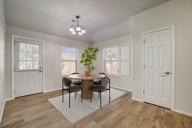 Photo - 5800 Silver Screen Dr