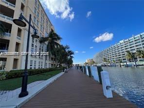 3001 NE 185th St Unit 129