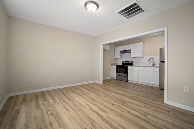 Building Photo - 8 S Reed Ave Rental