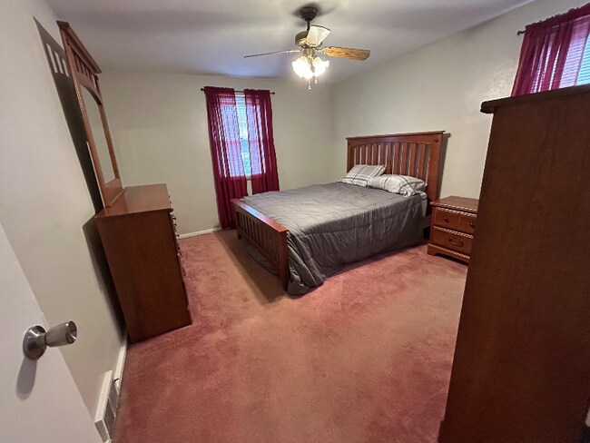 Photo - 190 Andrew Dr