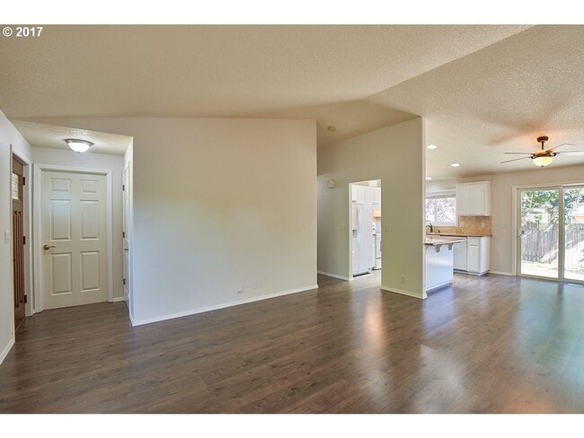 Photo - Lovely 3 Bed, 2 Bath Home in Dundee- Walking Distance to New Elementary School!