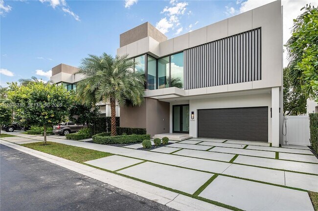 10540 NW 67th Terrace