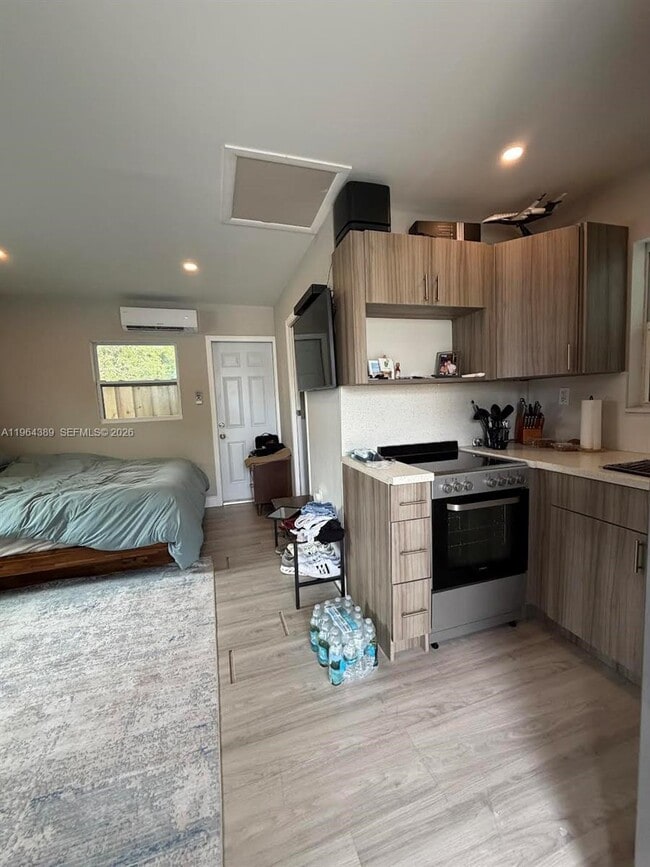 Building Photo - 1246 NE 110th Terrace Unit 0