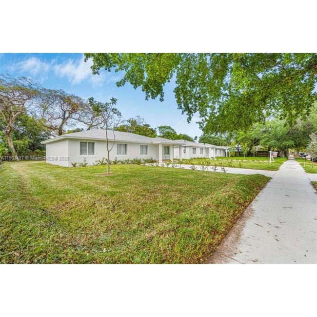 Photo - 933 NW 50th St