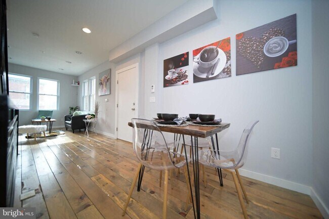 Photo - 2618 Jasper St
