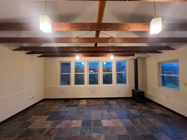 Building Photo - 3030 Park St Unit B