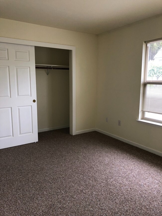 Photo - Mack Rd Unidad D